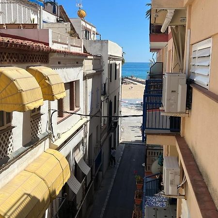 Sunny Flat In Sitges 30 Seconds To Beach, Balcony & Sea Views! Exterior foto