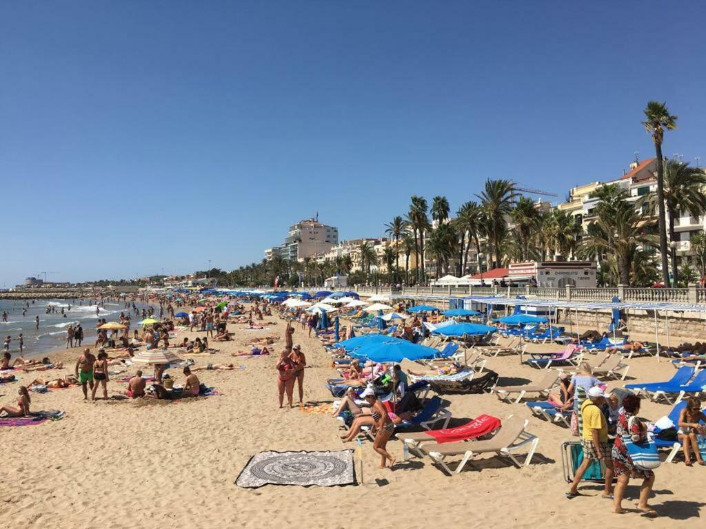 Sunny Flat In Sitges 30 Seconds To Beach, Balcony & Sea Views! Exterior foto