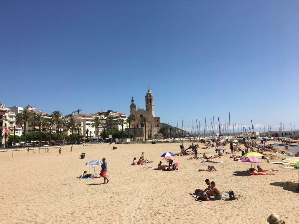Sunny Flat In Sitges 30 Seconds To Beach, Balcony & Sea Views! Exterior foto